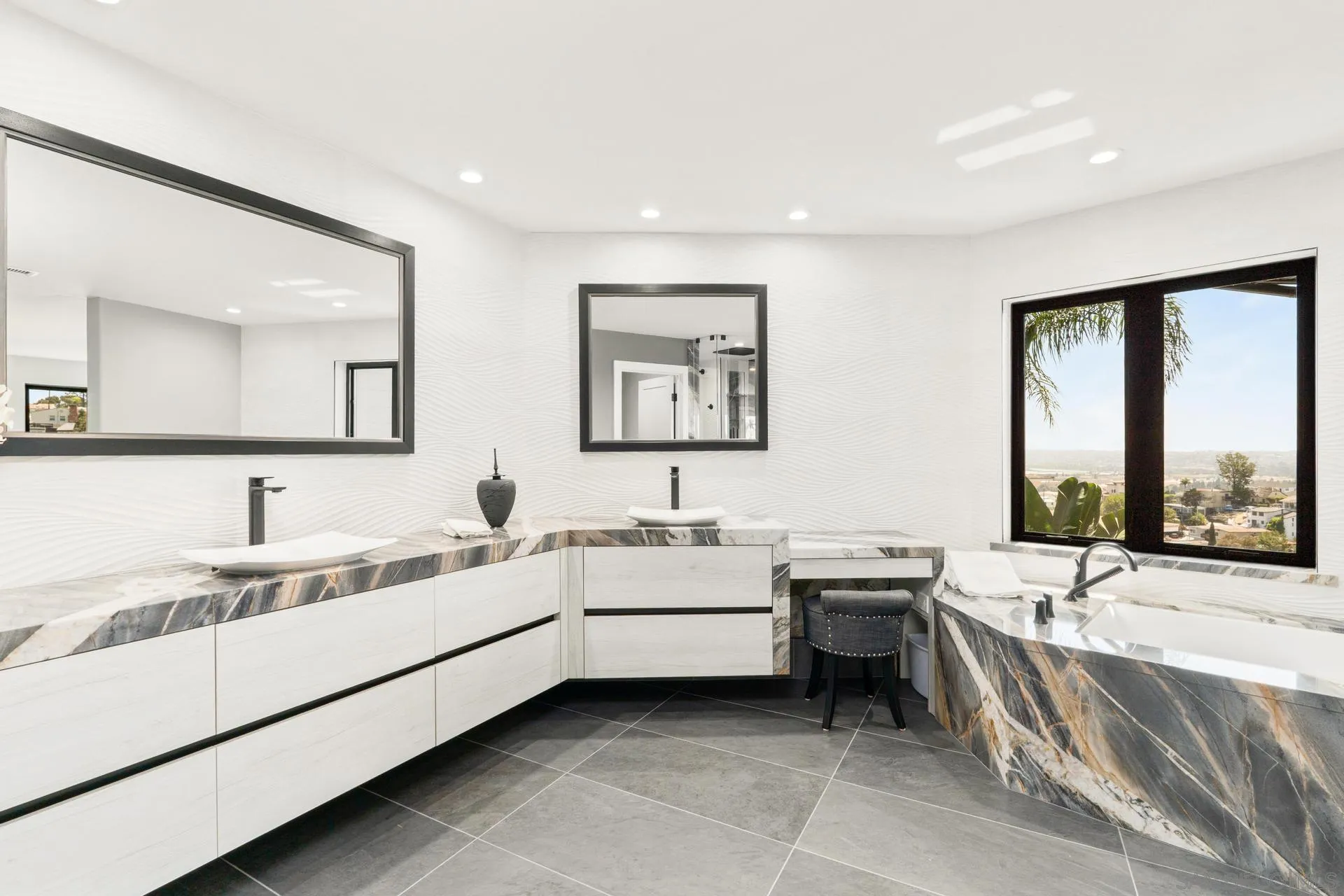 https://cdn.realtyfeed.com/cdn/127/250031878/c408710023c9fa09a44ea32613b867f9.webp