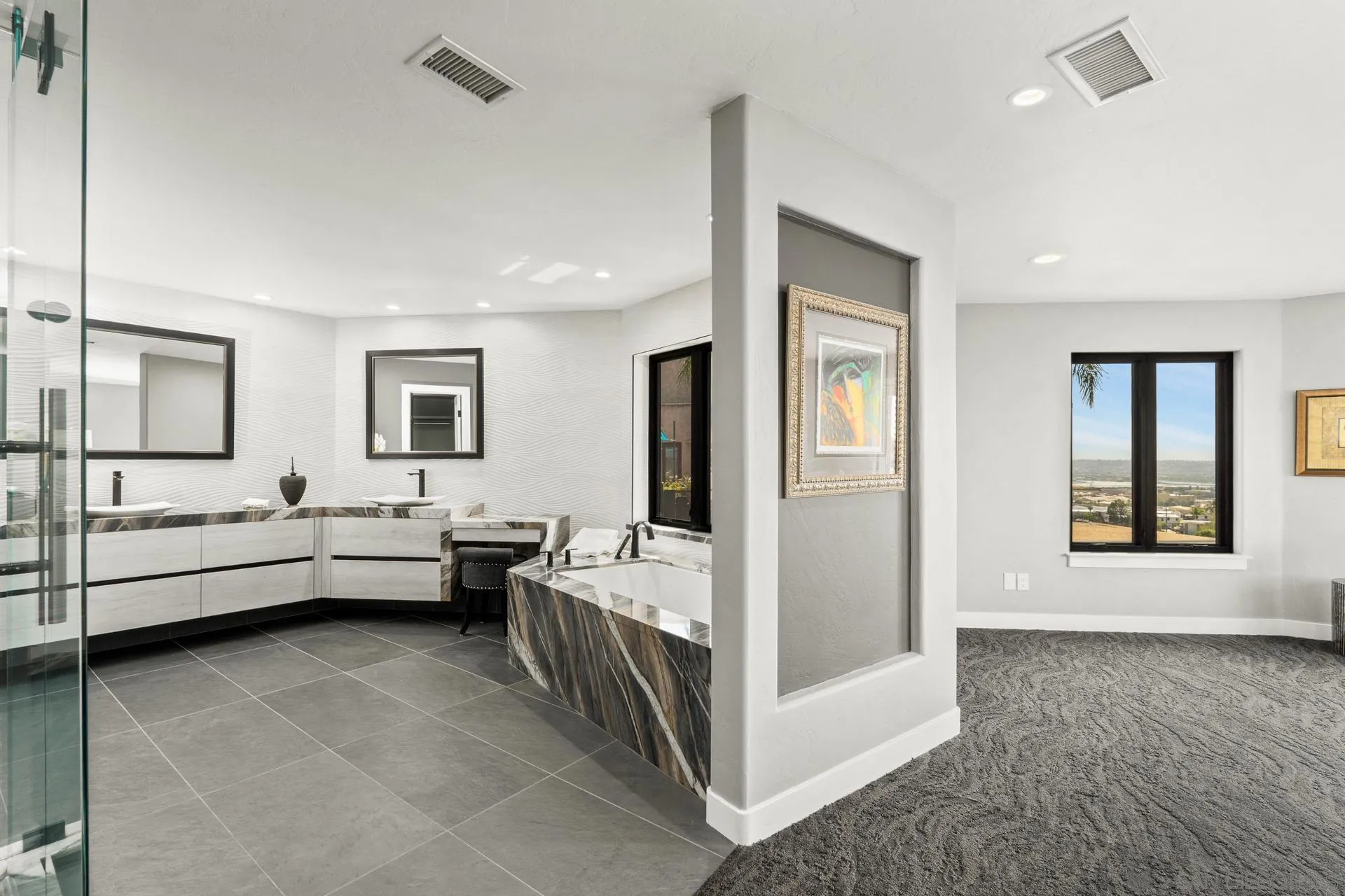 https://cdn.realtyfeed.com/cdn/127/250031878/fbacae72a4d53e7a3ab594613854c4b8.webp