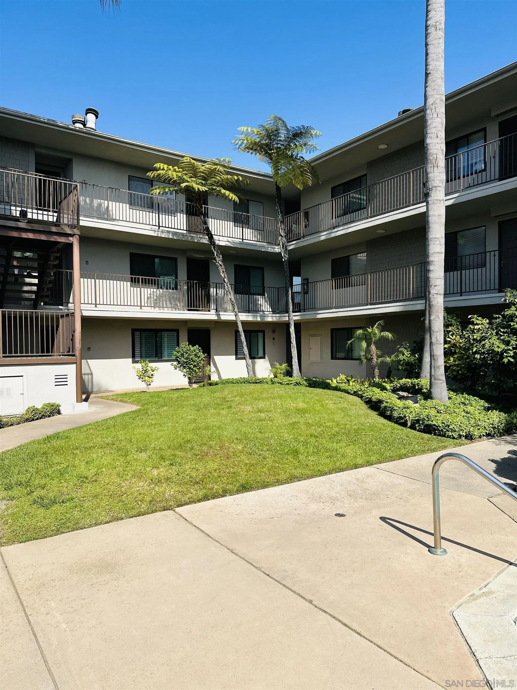 https://cdn.realtyfeed.com/cdn/127/250031889/2ff0ac9735c66dc9254712392c68863f.webp