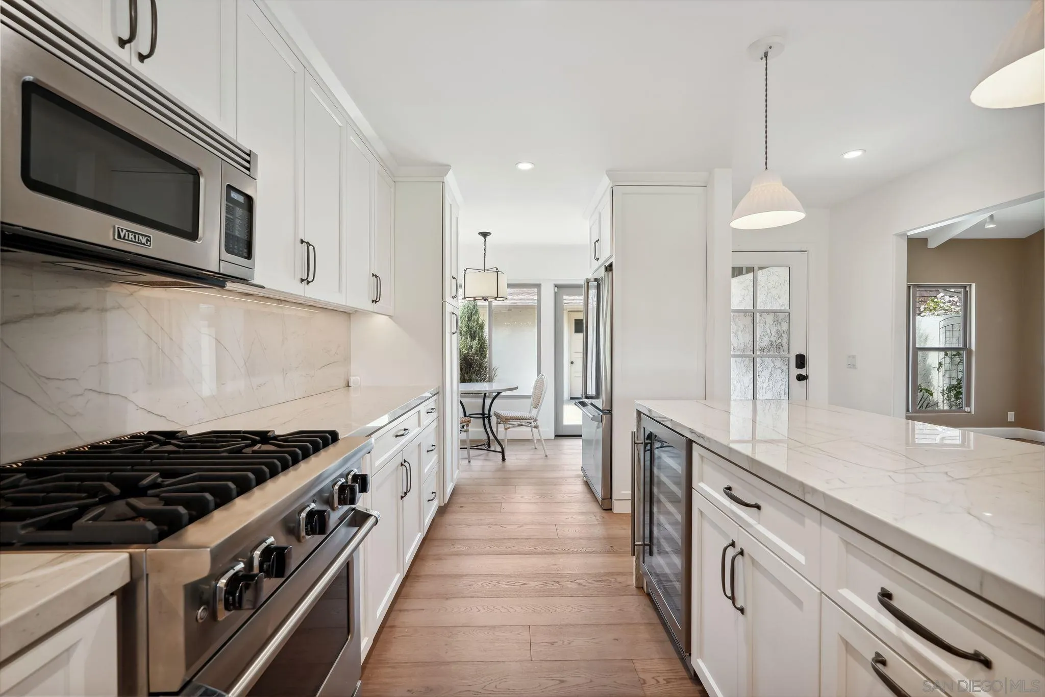 https://cdn.realtyfeed.com/cdn/127/250031897/63e2d6ee3f600fa1b822f88472dec998.webp