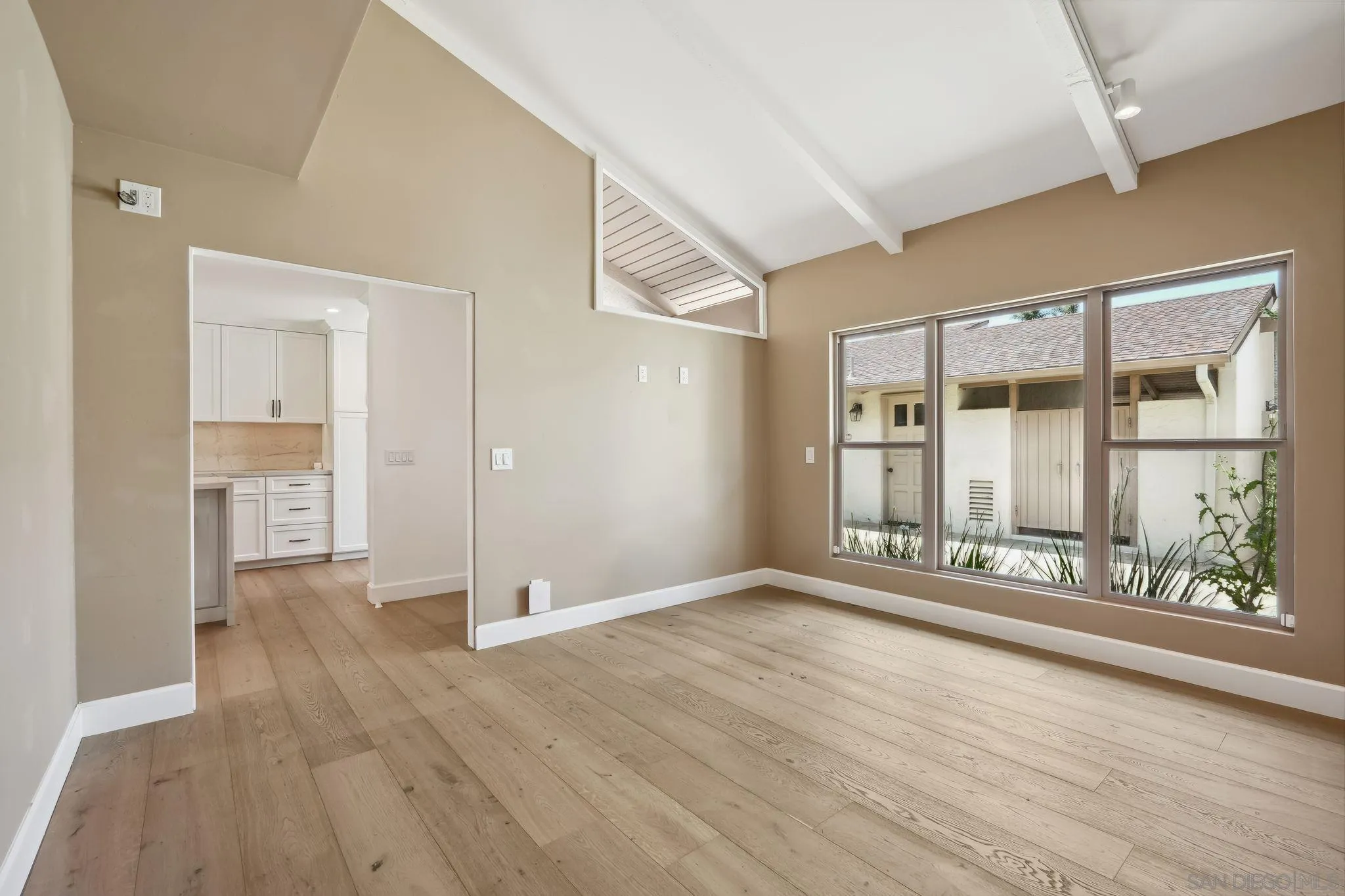 https://cdn.realtyfeed.com/cdn/127/250031897/ddd22db025f6a13aa93b36e2fc4b9094.webp