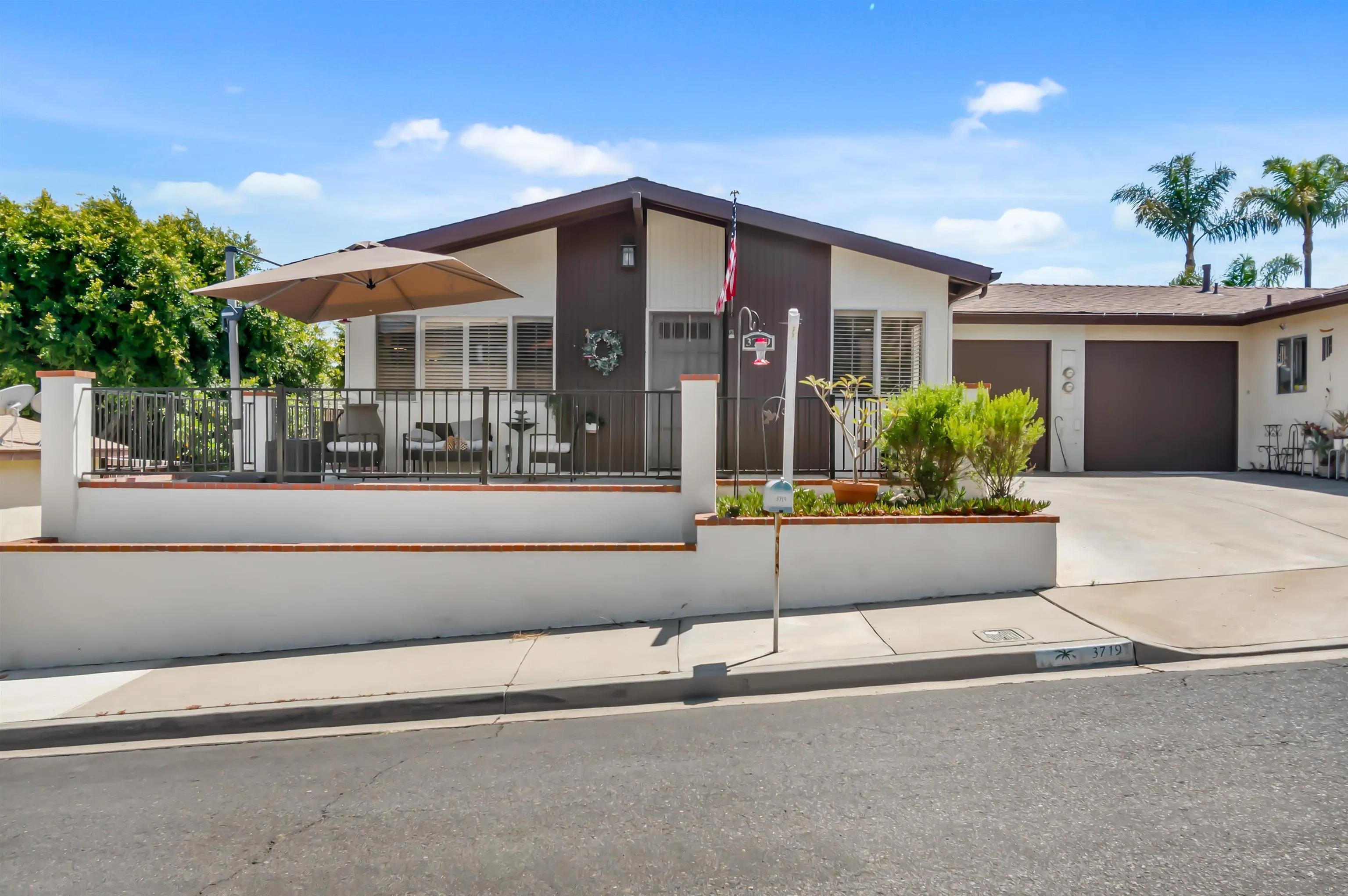 More Details about MLS # 250031898 : 3719 BALBOA DR UNIT 4