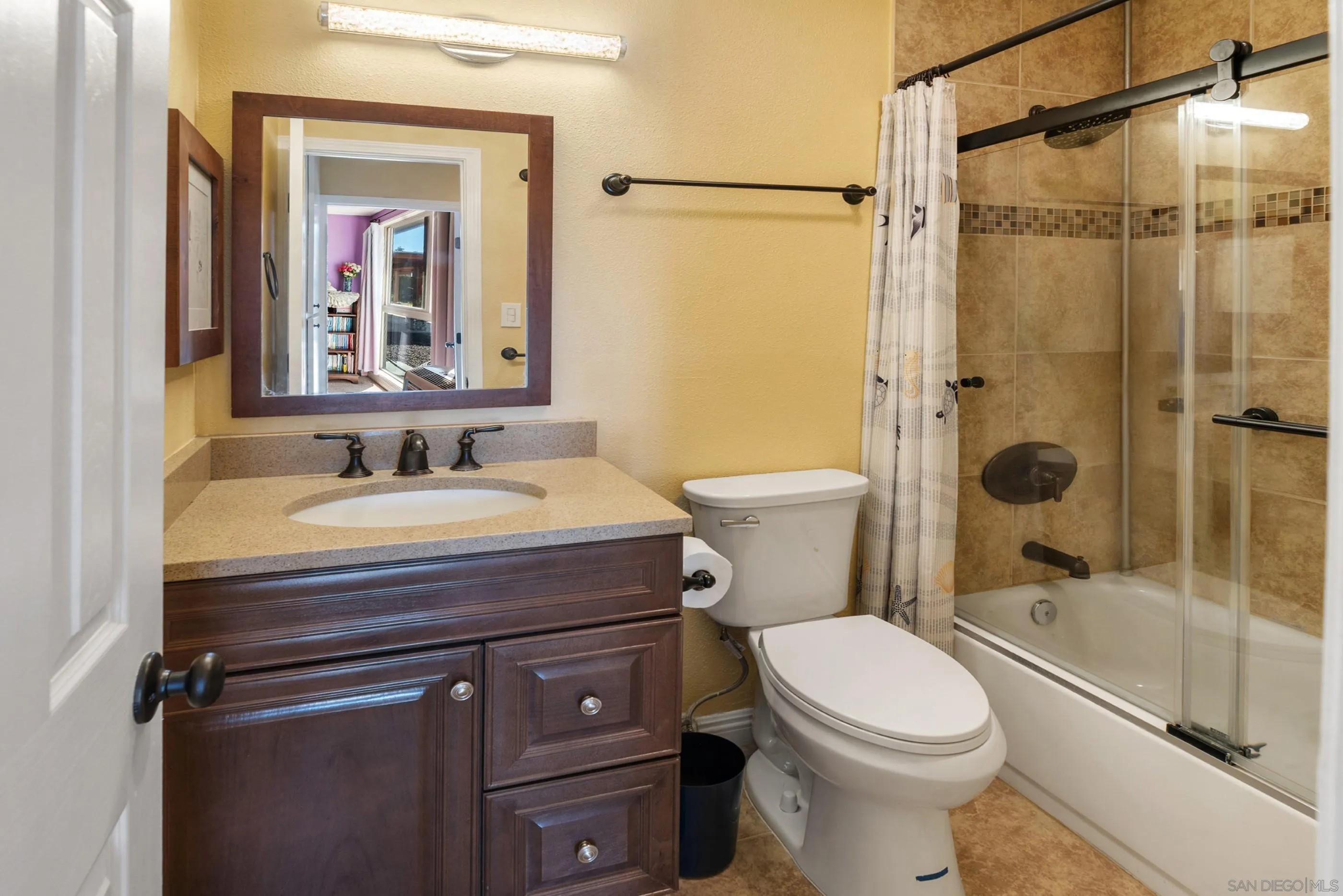 https://cdn.realtyfeed.com/cdn/127/250031910/6aec2771c3bc9e980aeae33e12f10398.webp