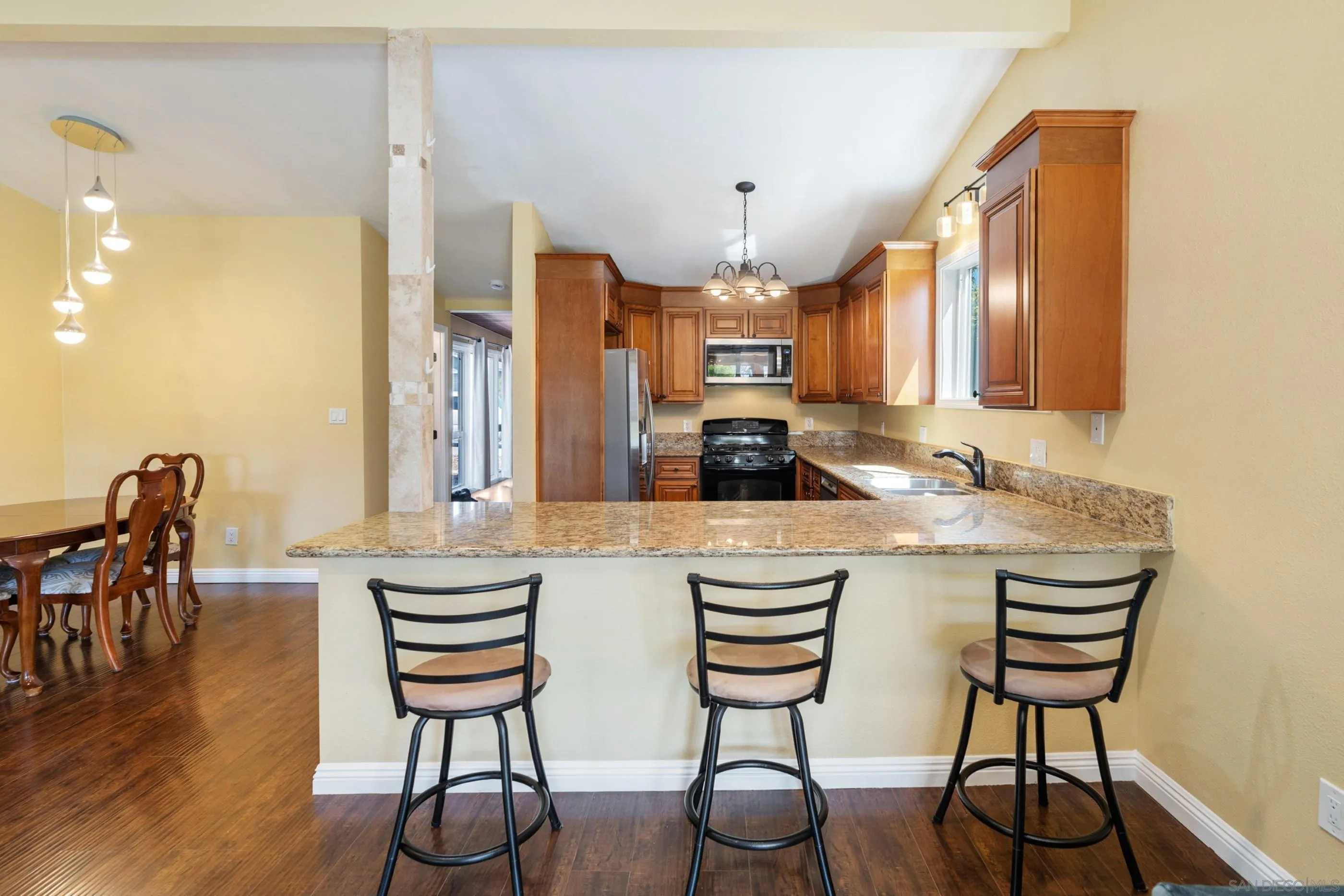 https://cdn.realtyfeed.com/cdn/127/250031910/8ac40dcba49f6b5b841c6108526d9d1e.webp