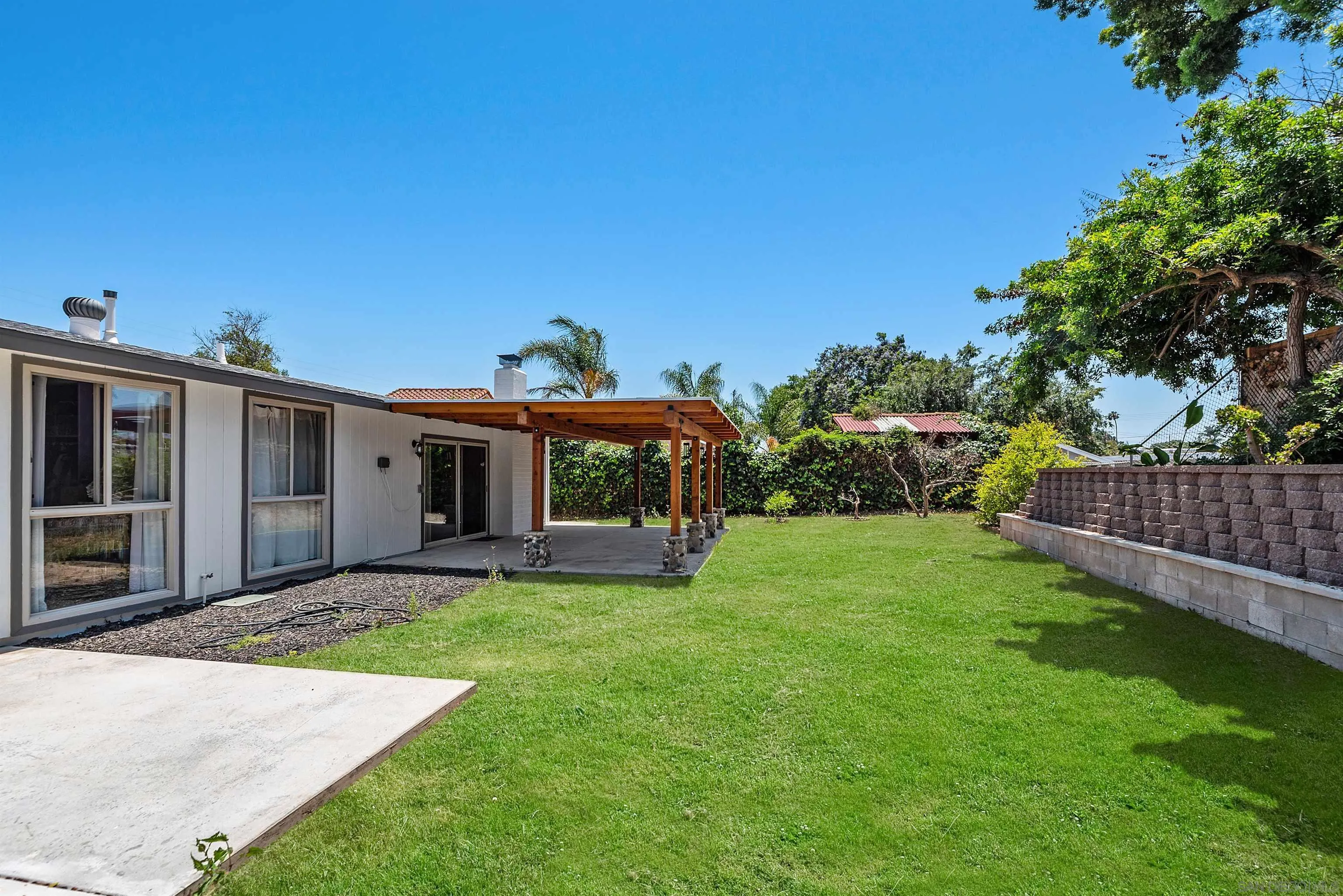 https://cdn.realtyfeed.com/cdn/127/250031910/c3bca819da5771f45d26b5f746515ad4.webp