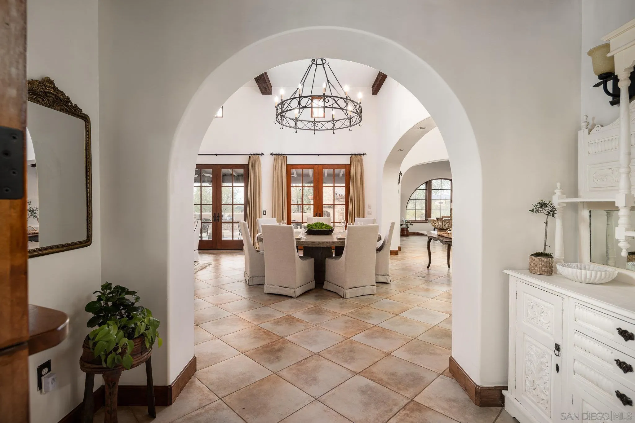 https://cdn.realtyfeed.com/cdn/127/250031915/437fb463bbf54afd88d3165aed36b491.webp