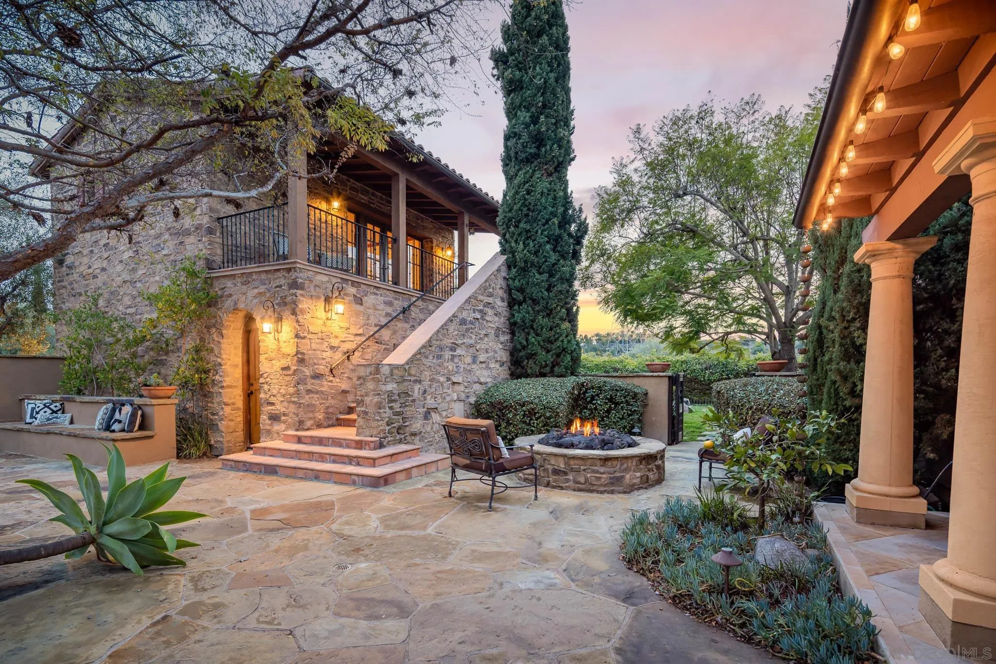 https://cdn.realtyfeed.com/cdn/127/250031915/47b1e6d911d4dba74e85017836b0ef05.webp