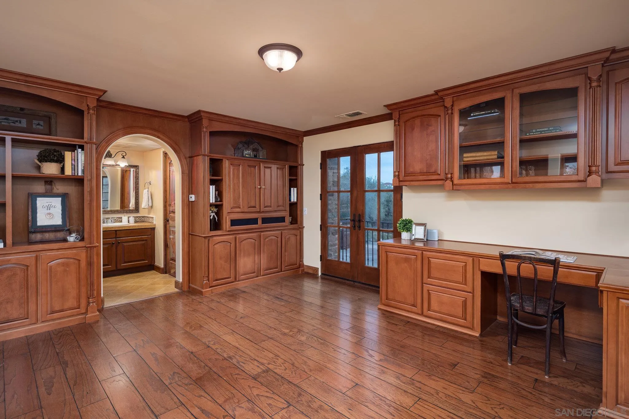 https://cdn.realtyfeed.com/cdn/127/250031915/b89545cf66e16d4819c7b030ea20abd2.webp