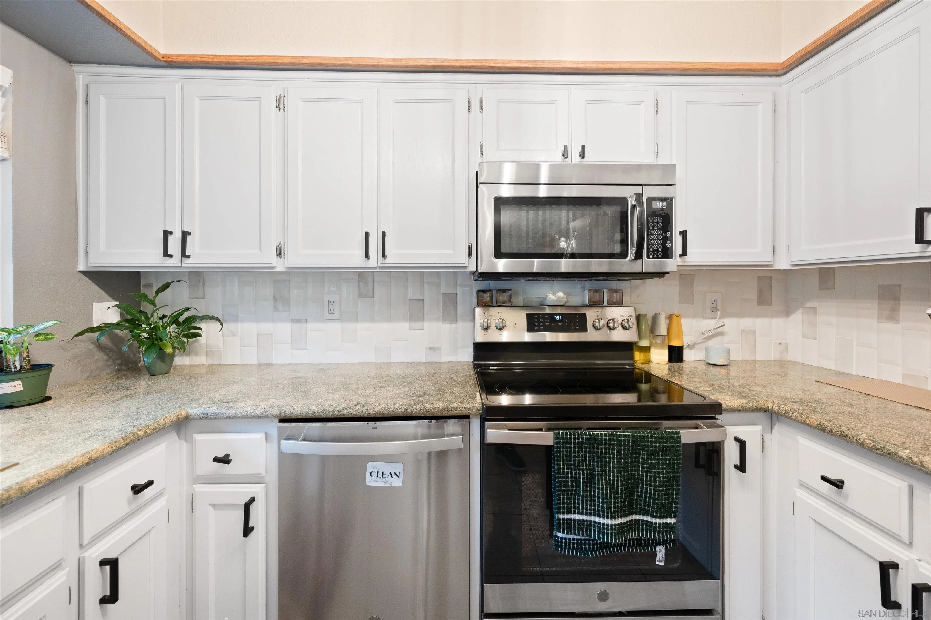 https://cdn.realtyfeed.com/cdn/127/250031916/328015111ca4862342f50b2cea6e7f82.webp