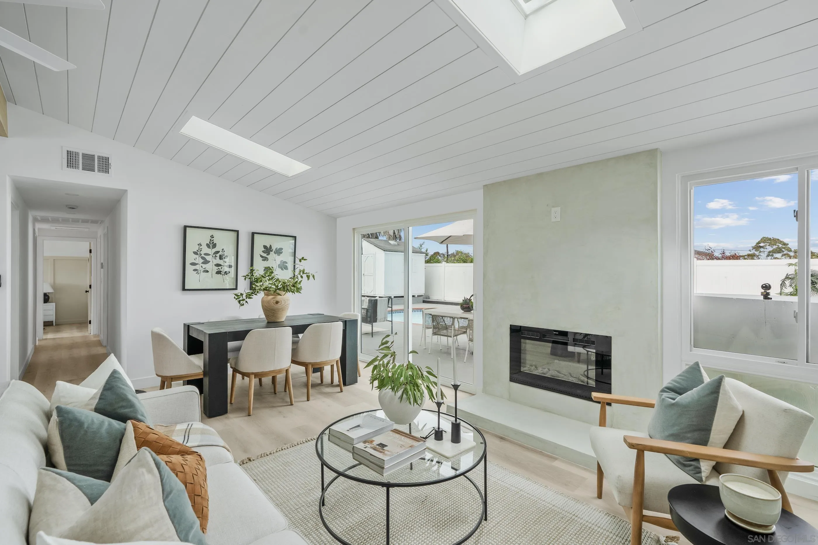 https://cdn.realtyfeed.com/cdn/127/250031924/2e7ae1858b464a119ec4081646bd1319.webp