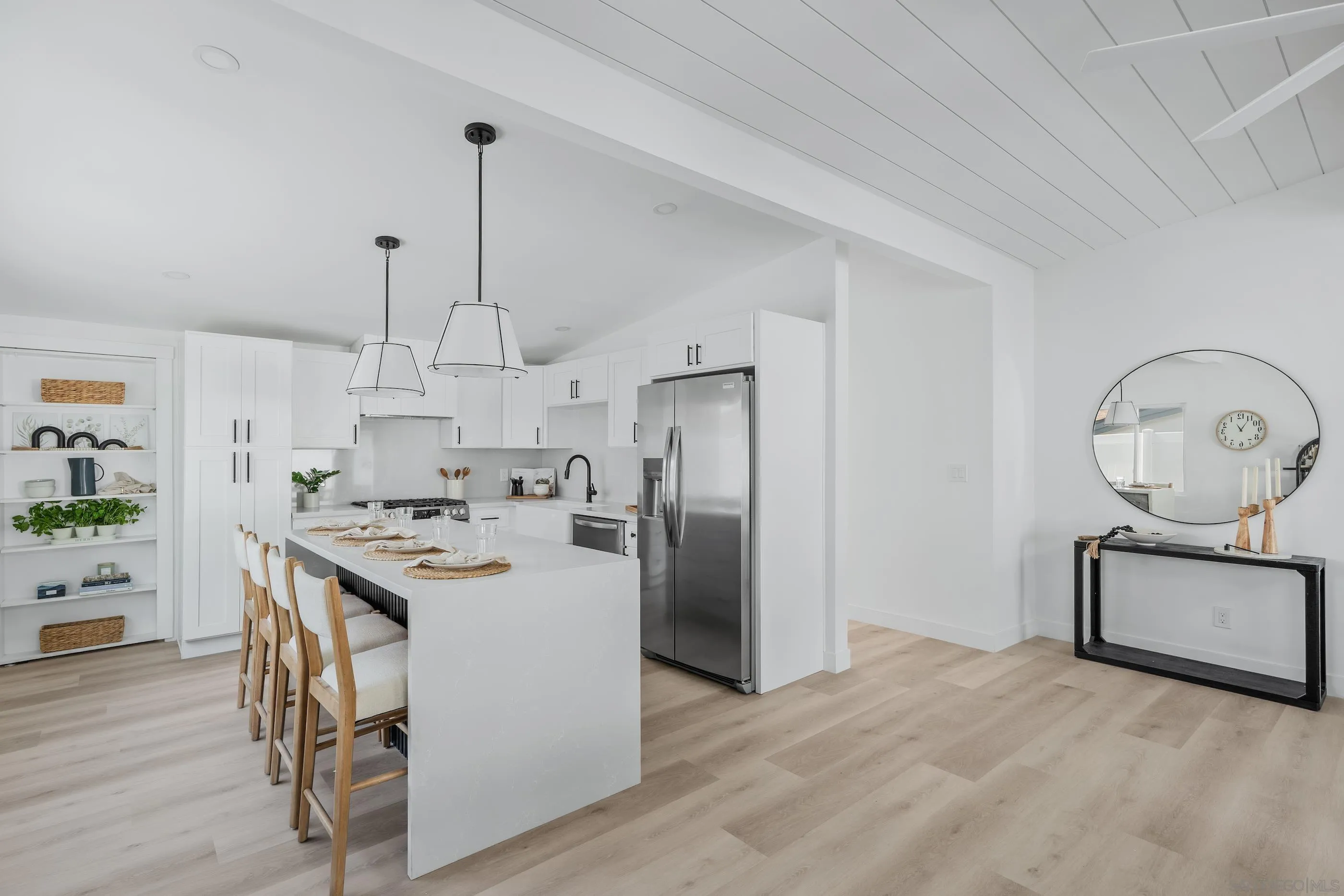 https://cdn.realtyfeed.com/cdn/127/250031924/66d1f8ce87e1f68250ecf41301fd774f.webp
