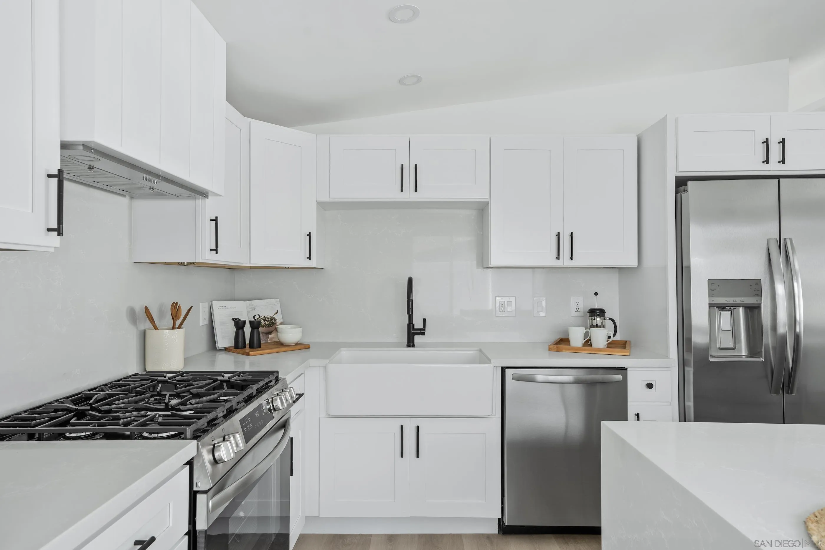 https://cdn.realtyfeed.com/cdn/127/250031924/6f913c8d7d5c0868b2ac6e8599b9d00a.webp