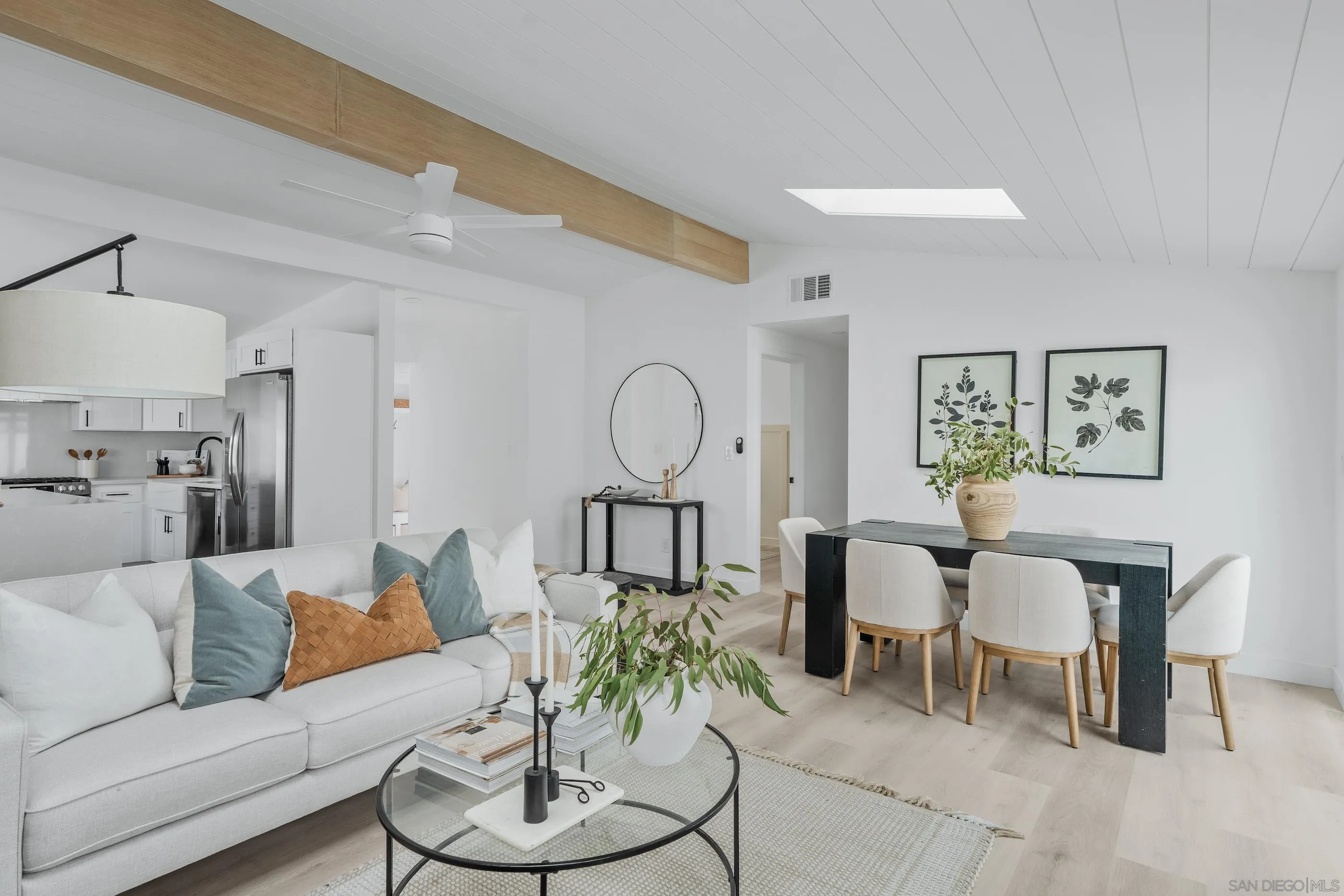 https://cdn.realtyfeed.com/cdn/127/250031924/dfcb5e88804352008bb6838a572daca7.webp