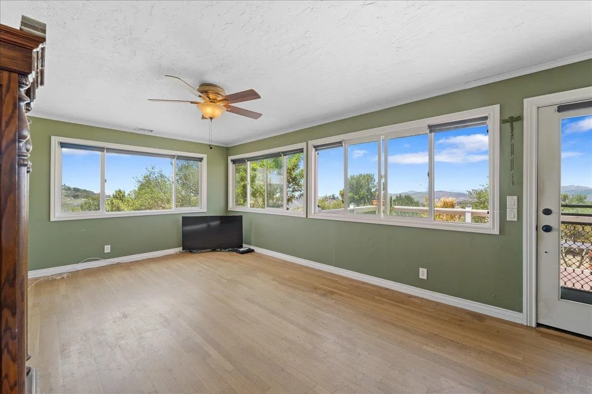 https://cdn.realtyfeed.com/cdn/127/250031927/b7a6d6d680d2c91ac19c1c7e90aca6ee.webp