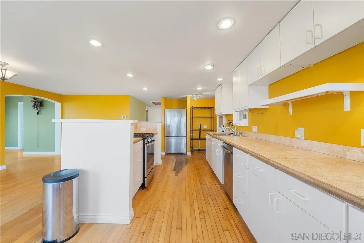 https://cdn.realtyfeed.com/cdn/127/250031927/de2c65d5a9700c7daacbdb956786bab2.webp