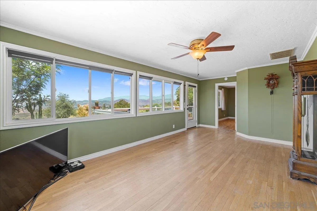 https://cdn.realtyfeed.com/cdn/127/250031927/df291c7f2edbd7ffcf94c374f25e8178.webp