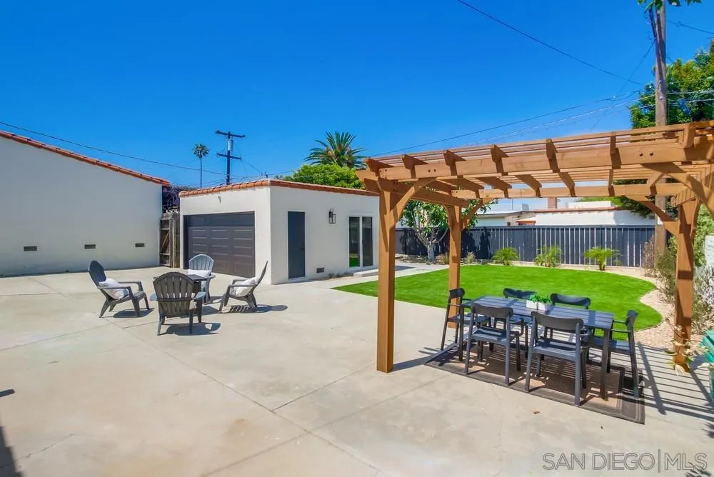https://cdn.realtyfeed.com/cdn/127/250031951/12919c19e7186af7c61e2d75e68d397d.webp