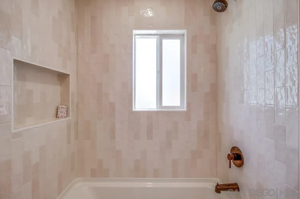 https://cdn.realtyfeed.com/cdn/127/250031951/8fd7030d172d64cb89d7b9168fcff97d.webp