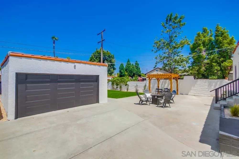 https://cdn.realtyfeed.com/cdn/127/250031951/c0d34913b15542daa6de41b02fc6eacb.webp
