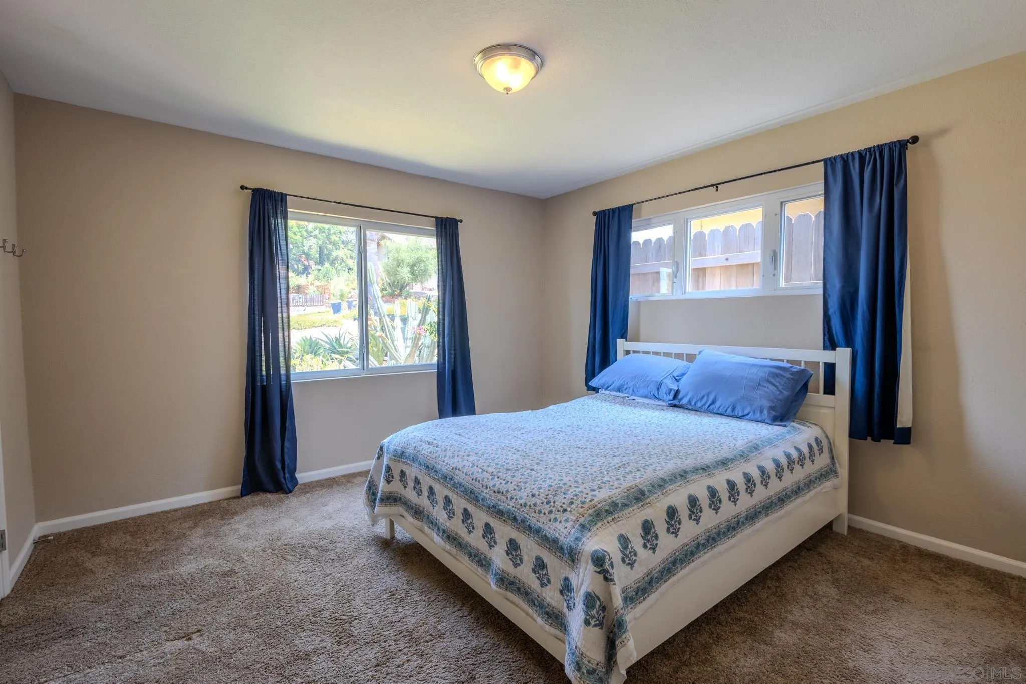 https://cdn.realtyfeed.com/cdn/127/250031952/438d263094b535dbee9fb6d6fcf0aaa1.webp