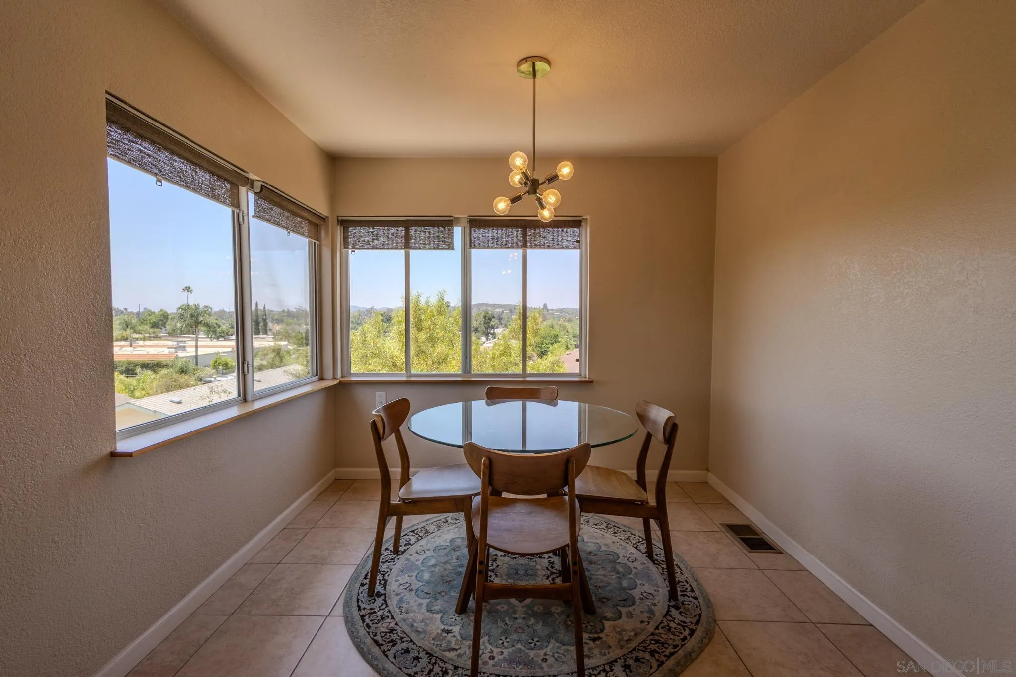 https://cdn.realtyfeed.com/cdn/127/250031952/6e7d212c06960e4a7ef7ddbcd5ed9539.webp