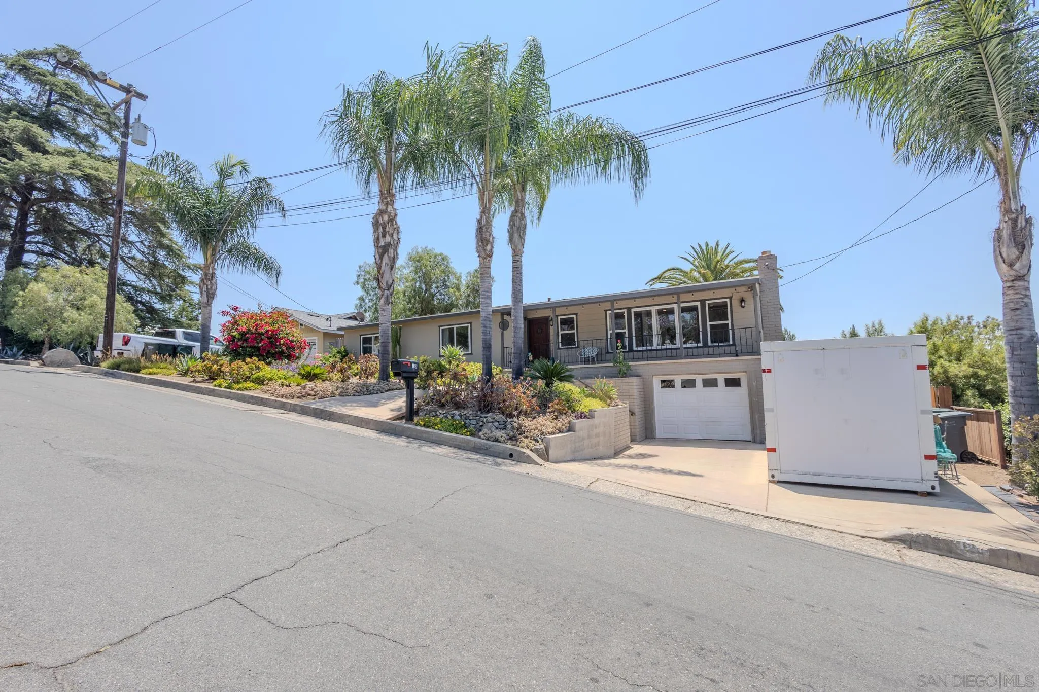 https://cdn.realtyfeed.com/cdn/127/250031952/80b4b04962c55c4197023bb91f6722eb.webp
