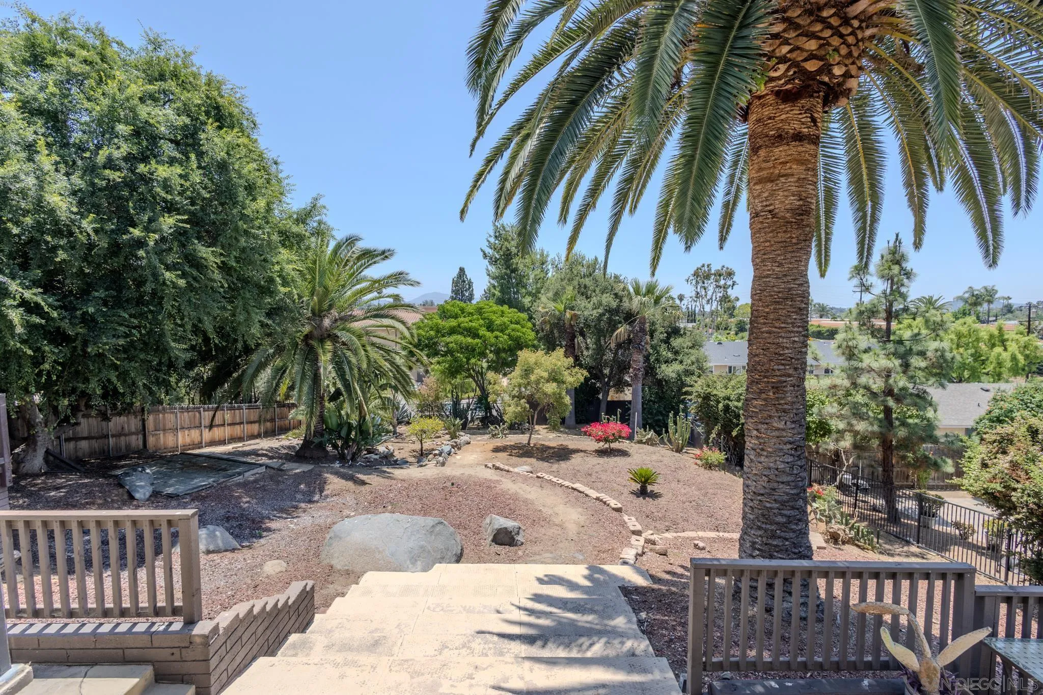 https://cdn.realtyfeed.com/cdn/127/250031952/ed25690f595c019efe4ad14e323a40b7.webp