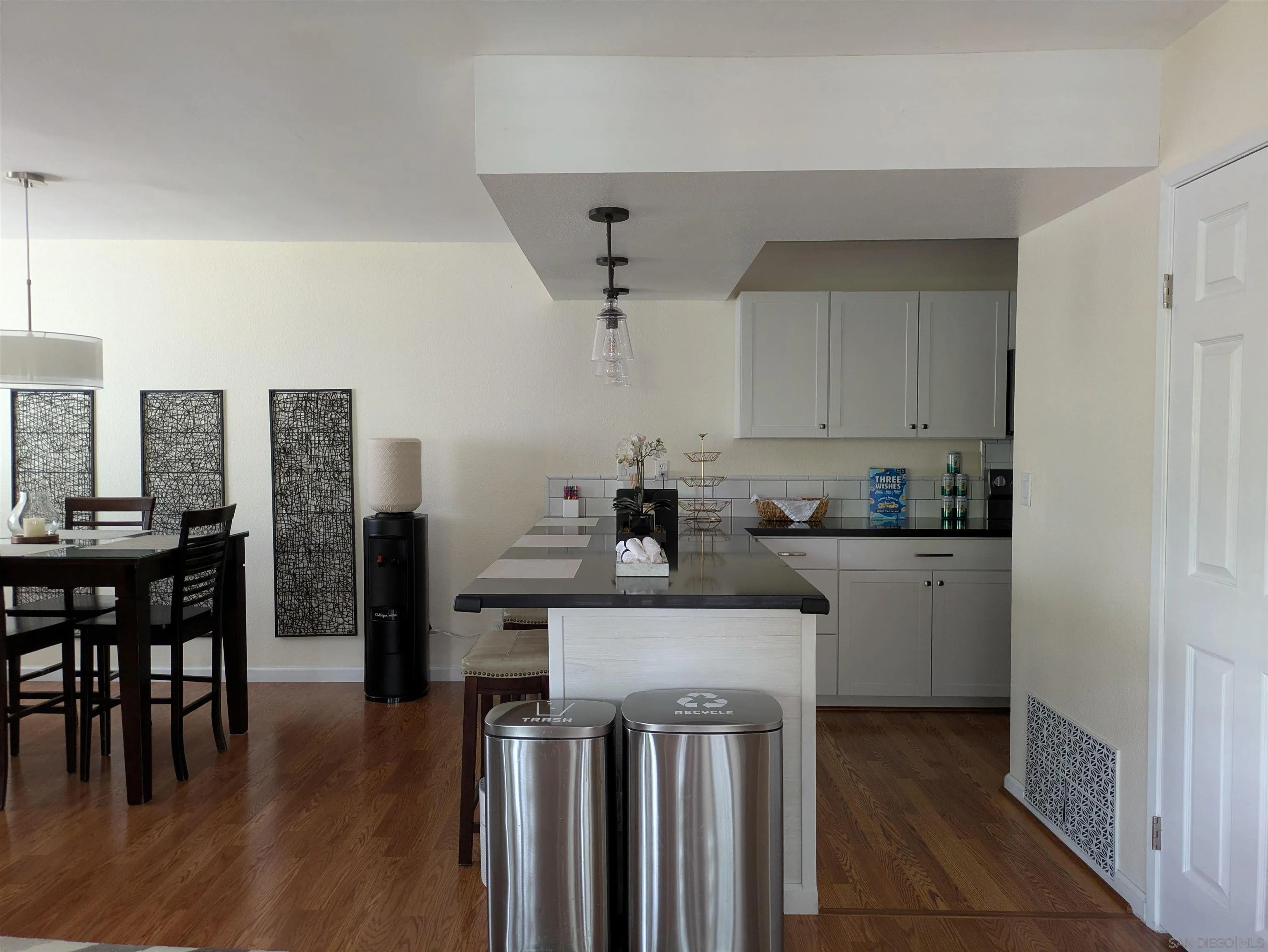 Photo #6: 250031958 Listing 