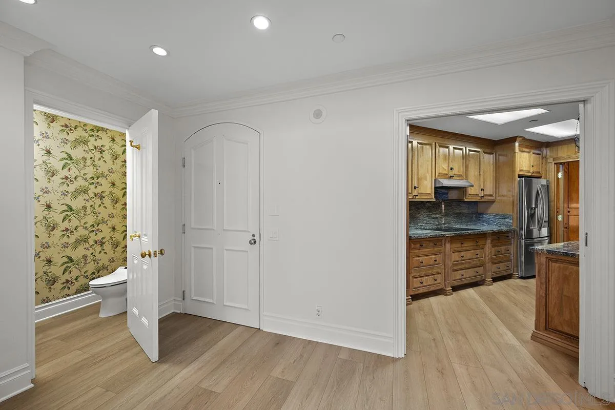 Photo #11: 250031969 Listing: Photo #11