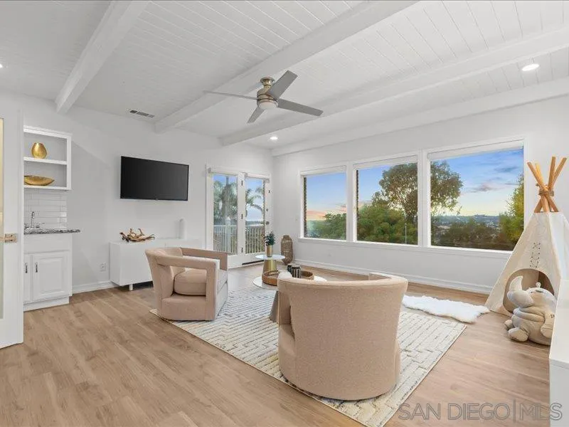 https://cdn.realtyfeed.com/cdn/127/250031975/2a5b81286099f107f51200642118f7f0.webp