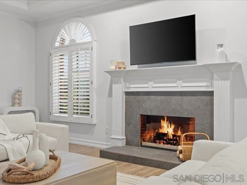 https://cdn.realtyfeed.com/cdn/127/250031975/49ec7efa873605dbfeb6303f432372f5.webp