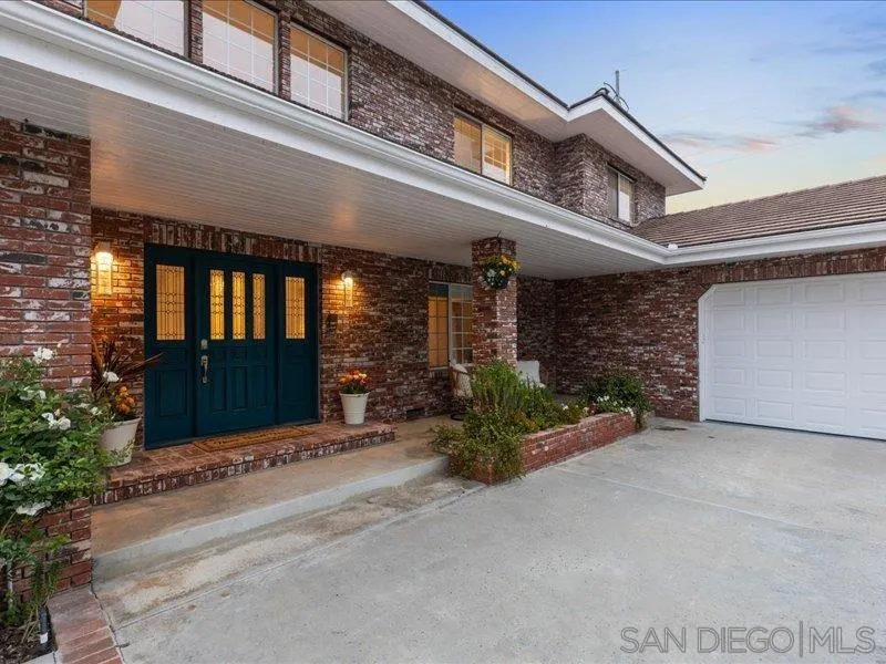 https://cdn.realtyfeed.com/cdn/127/250031975/7dbbae022687c524c54b988901bda896.webp