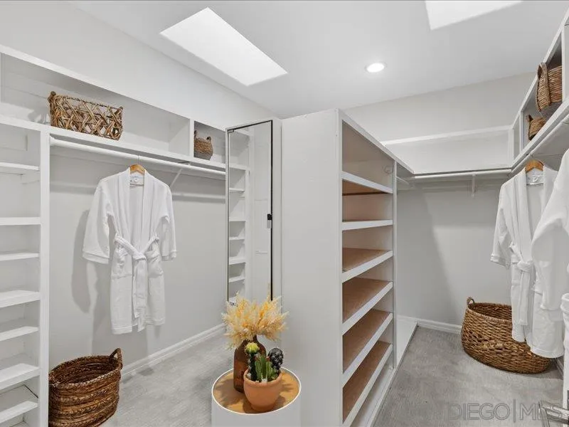 https://cdn.realtyfeed.com/cdn/127/250031975/936daf759293d4221f57aa0359e5cdfc.webp