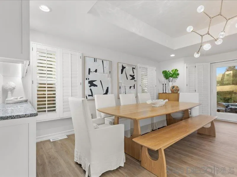 https://cdn.realtyfeed.com/cdn/127/250031975/b4d72a8c700e6742270ebfc558d1917d.webp