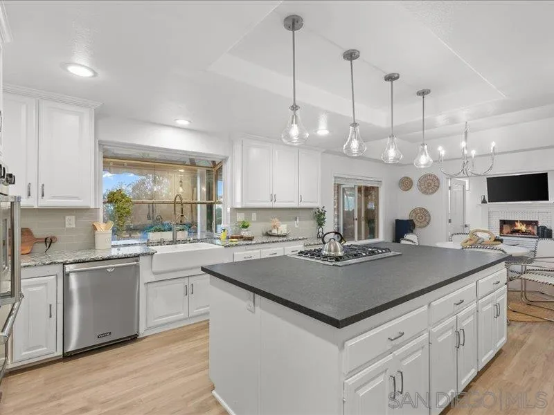 https://cdn.realtyfeed.com/cdn/127/250031975/ecdfb387abd3b5dd3624fa23fa3572e3.webp