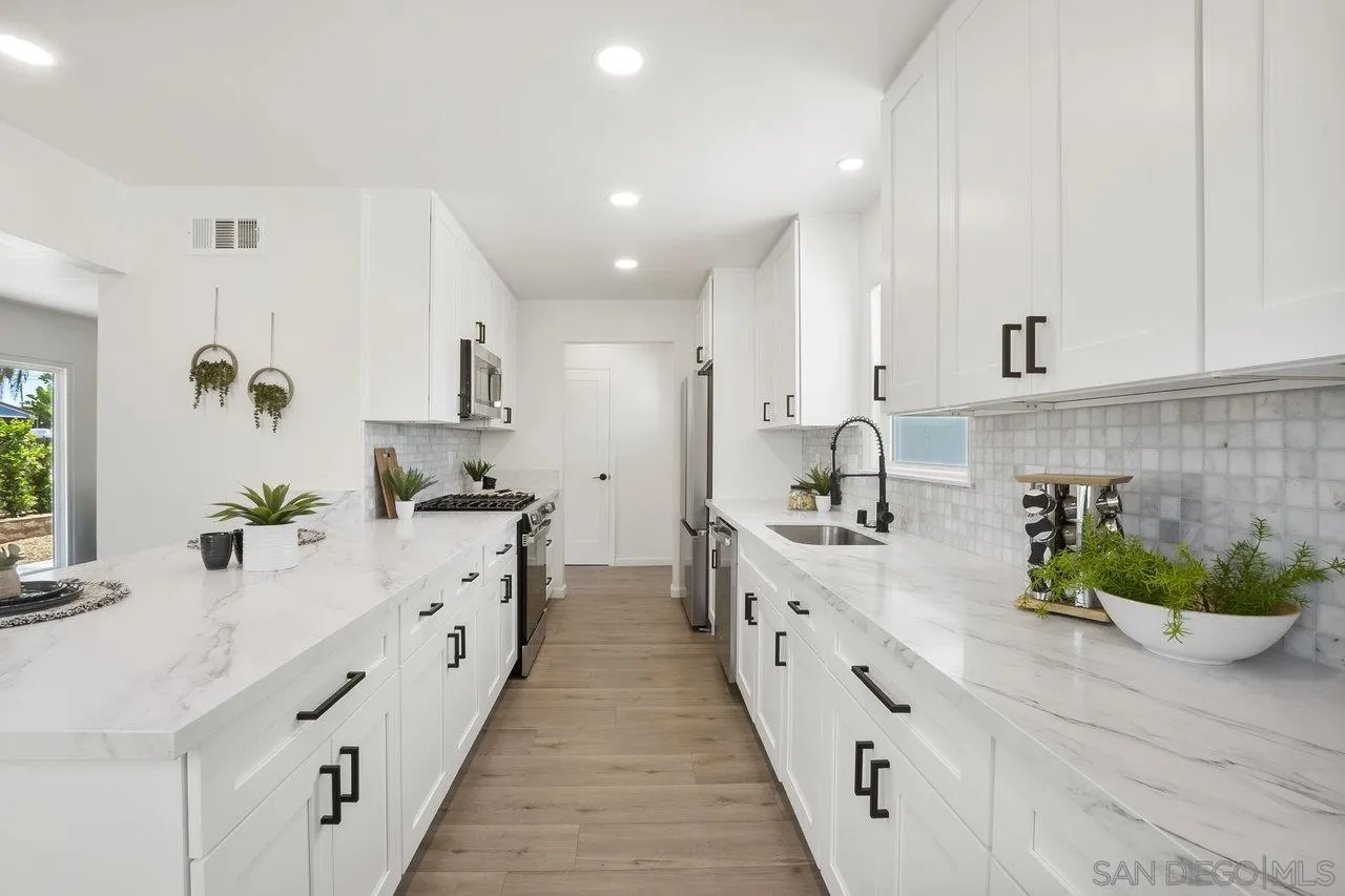 https://cdn.realtyfeed.com/cdn/127/250031984/54e19a6747e42a623cc2f19aa11f89b8.webp