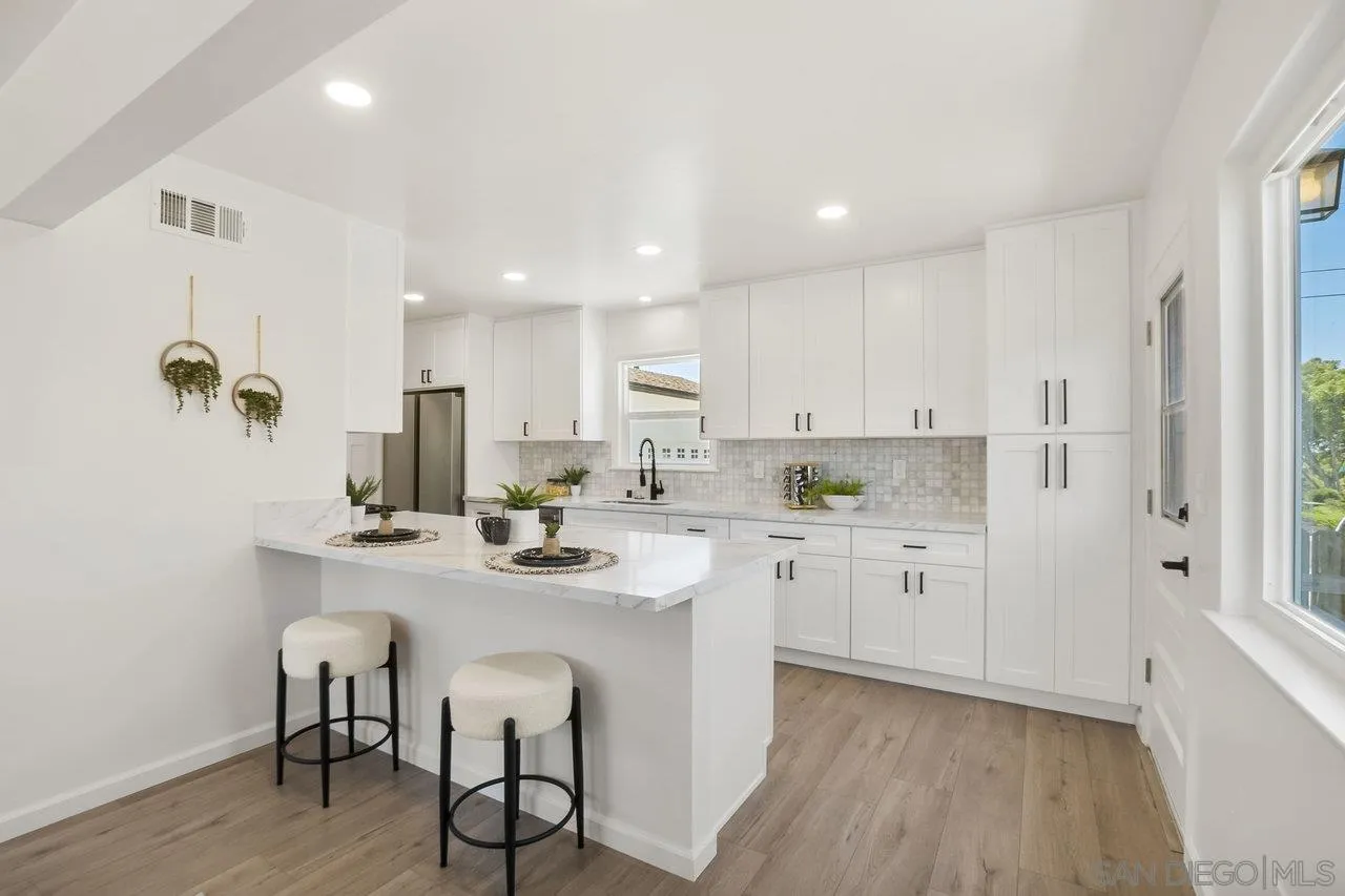 https://cdn.realtyfeed.com/cdn/127/250031984/e5c2650e2a3904e5767176015b428c2b.webp