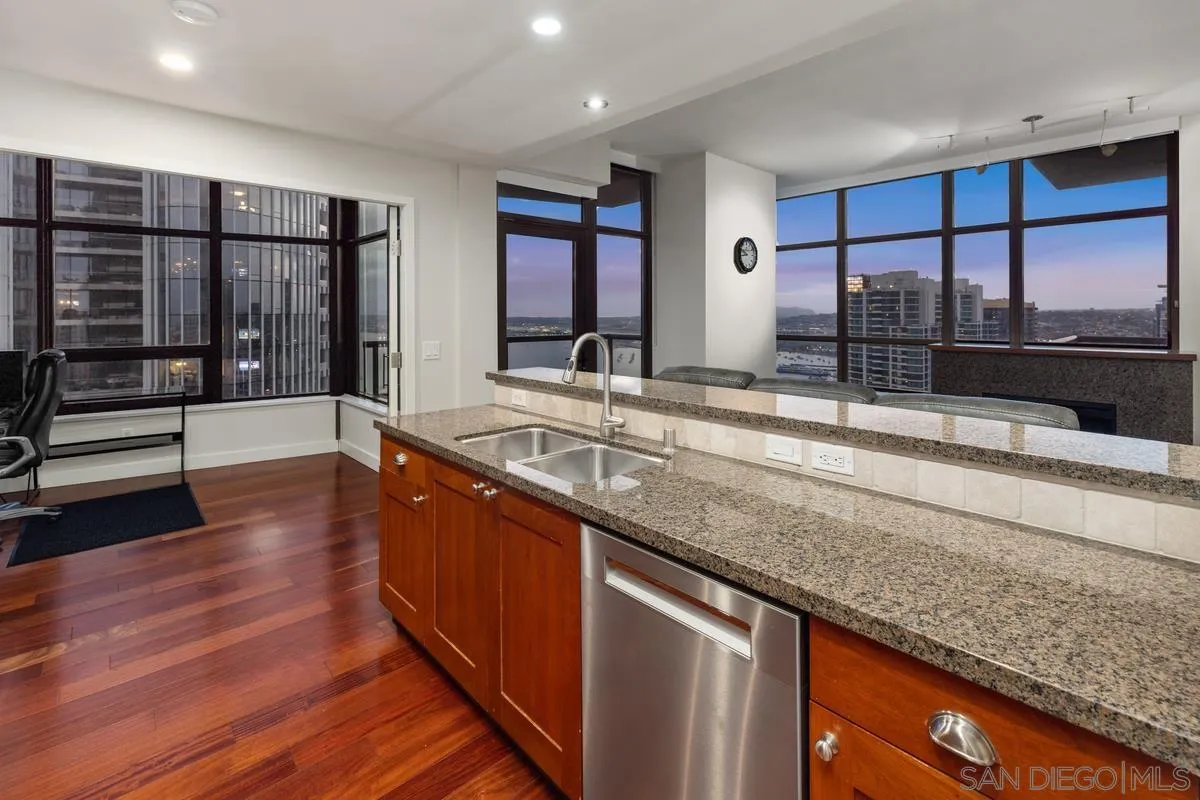 Photo #3: 250031992 Listing 