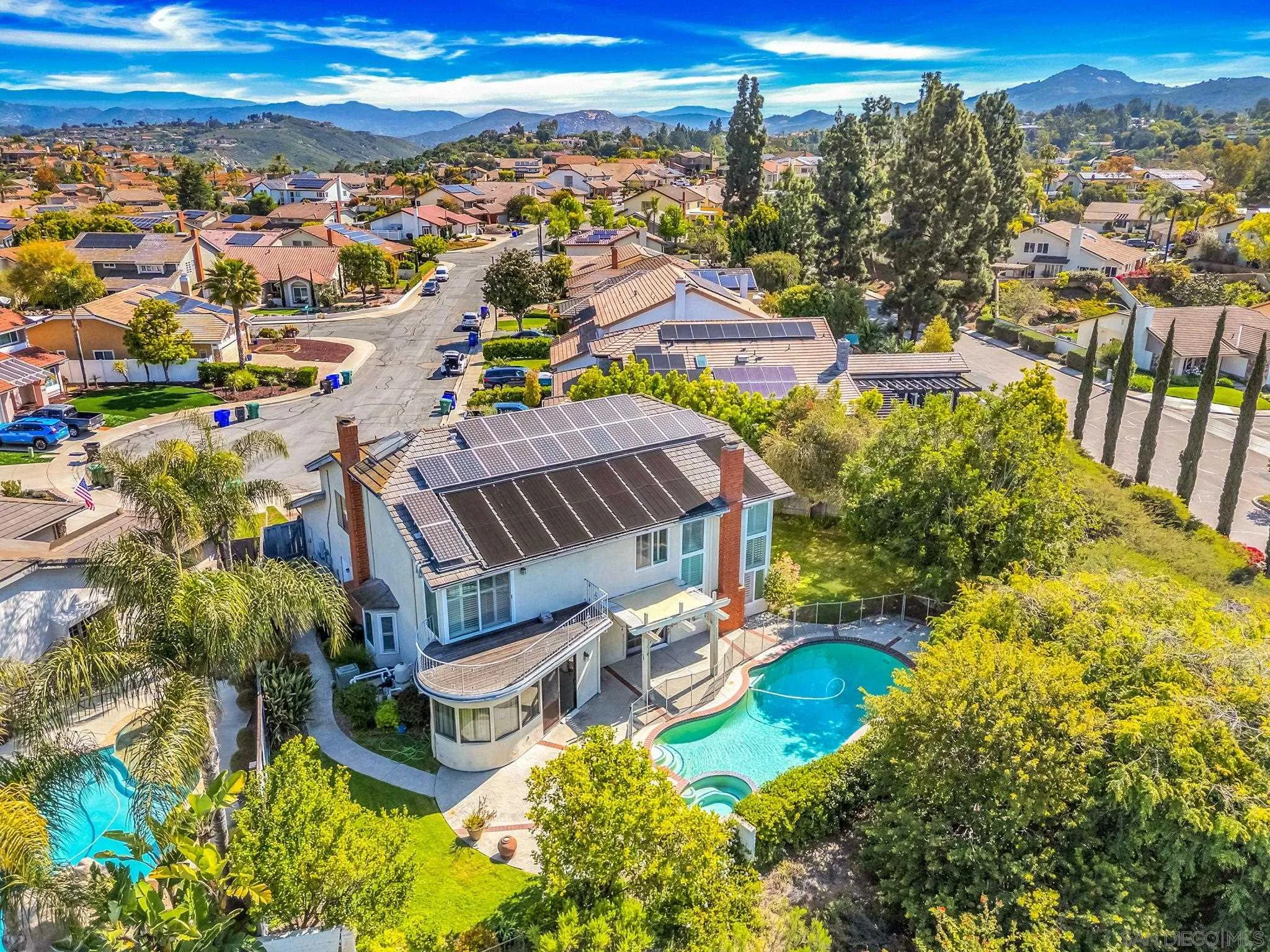 https://cdn.realtyfeed.com/cdn/127/250031993/486fc99818552294a3bcbacb7519fe91.webp
