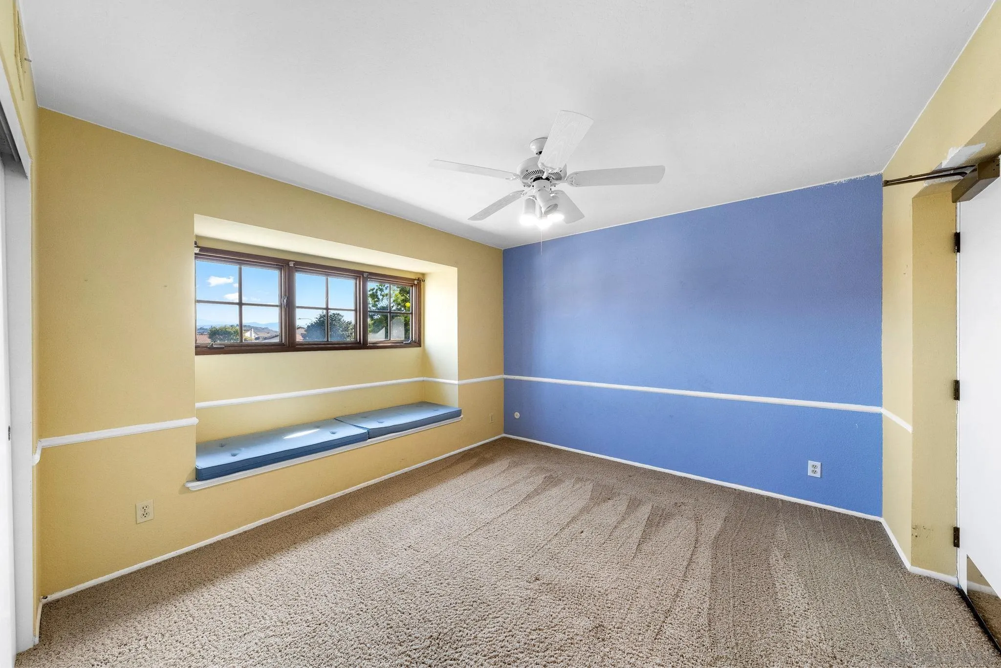 https://cdn.realtyfeed.com/cdn/127/250031993/c15f8c9cedd159cad9cbc88c9a5fc439.webp