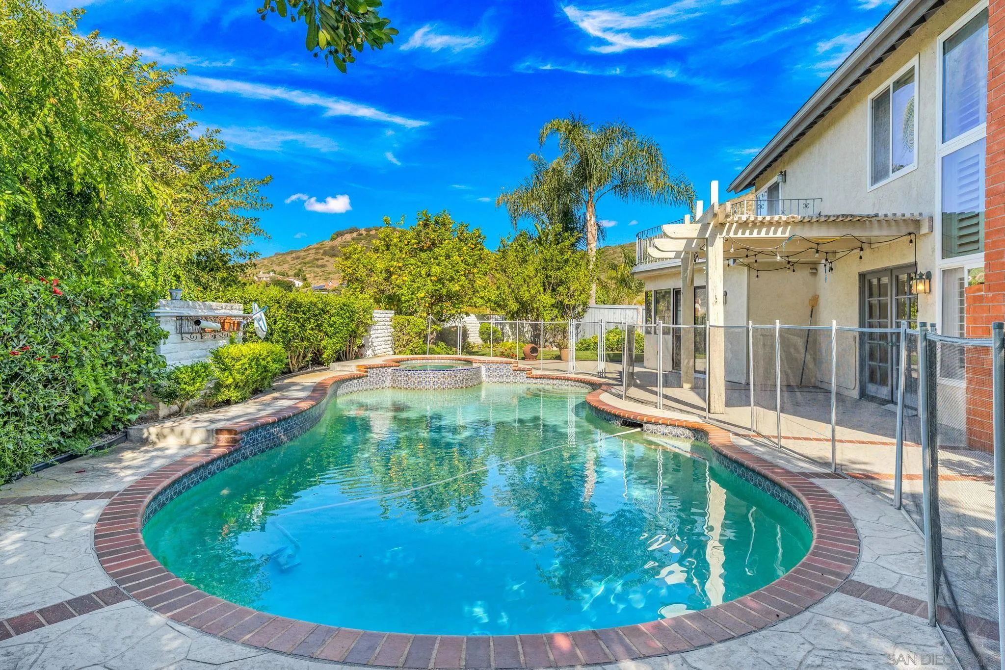 https://cdn.realtyfeed.com/cdn/127/250031993/cb437bc9072adf893ae5ee60467aa8a1.webp