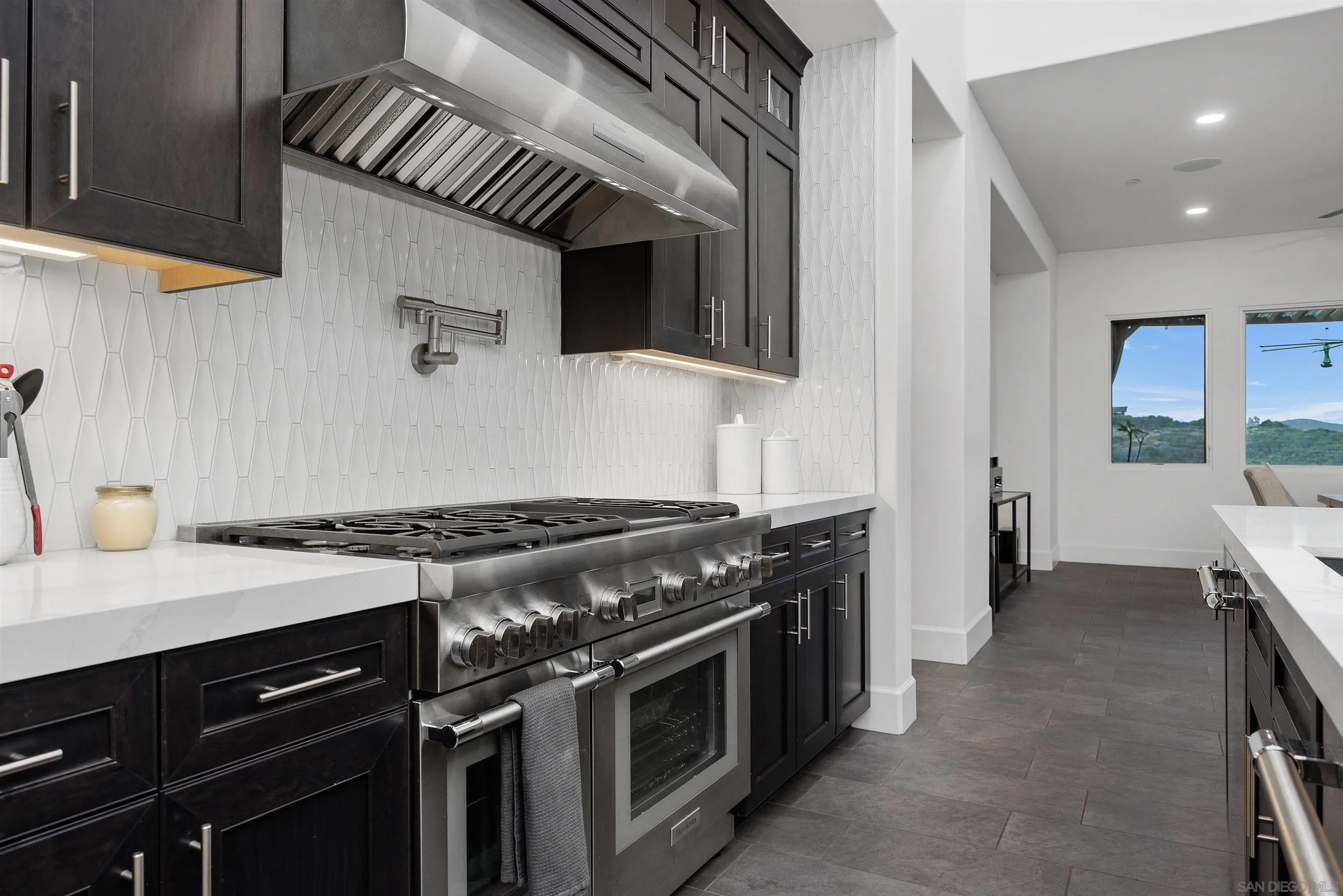 https://cdn.realtyfeed.com/cdn/127/250032012/0318b7f1e20f91c1dfbcf1efca2ec10f.webp