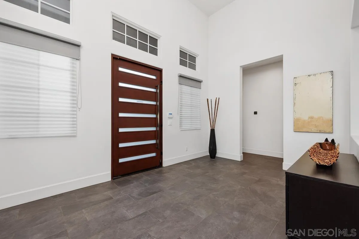 https://cdn.realtyfeed.com/cdn/127/250032012/512e405484d82aede1158a706fb502e9.webp