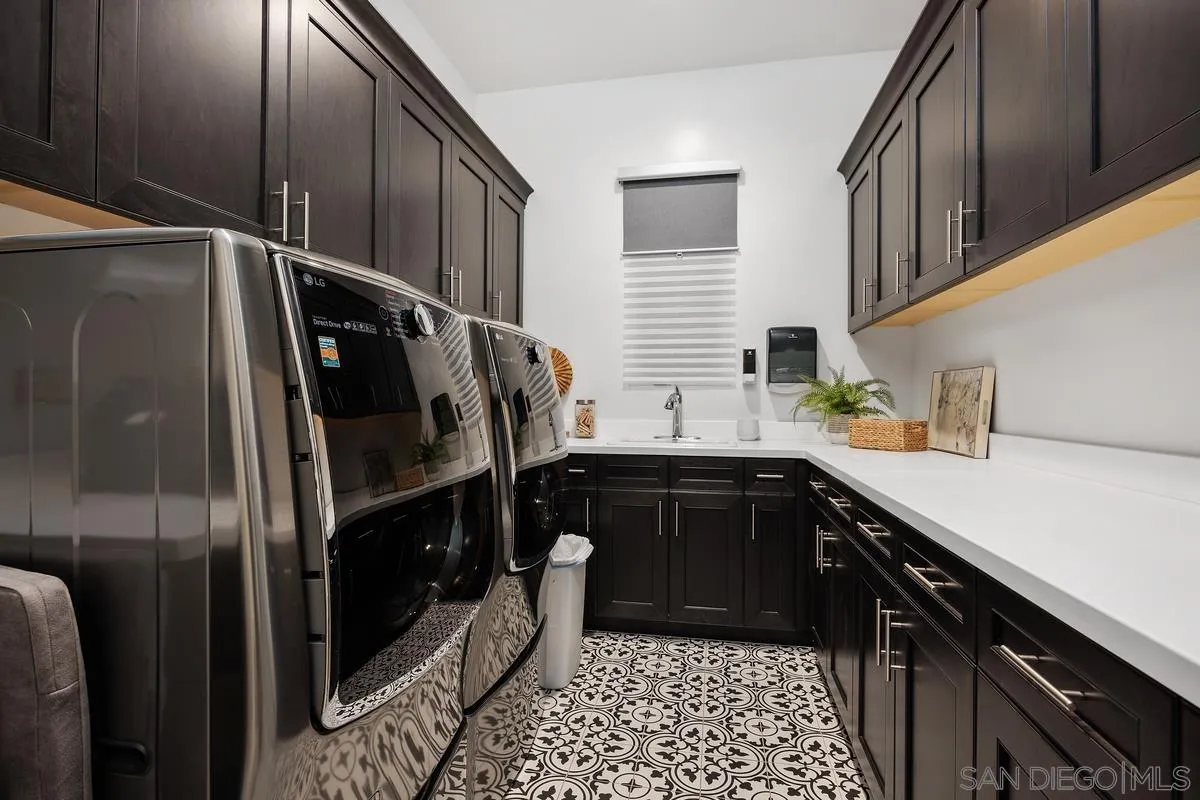 https://cdn.realtyfeed.com/cdn/127/250032012/926ae707b197070311f58969b1cda7b3.webp