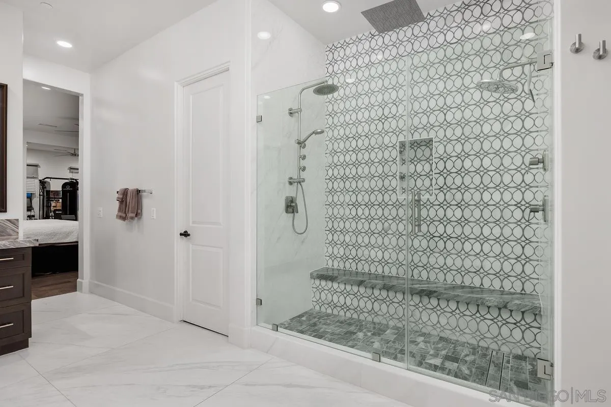 https://cdn.realtyfeed.com/cdn/127/250032012/acd55f496f9cb2ae57f011bfbe15b793.webp
