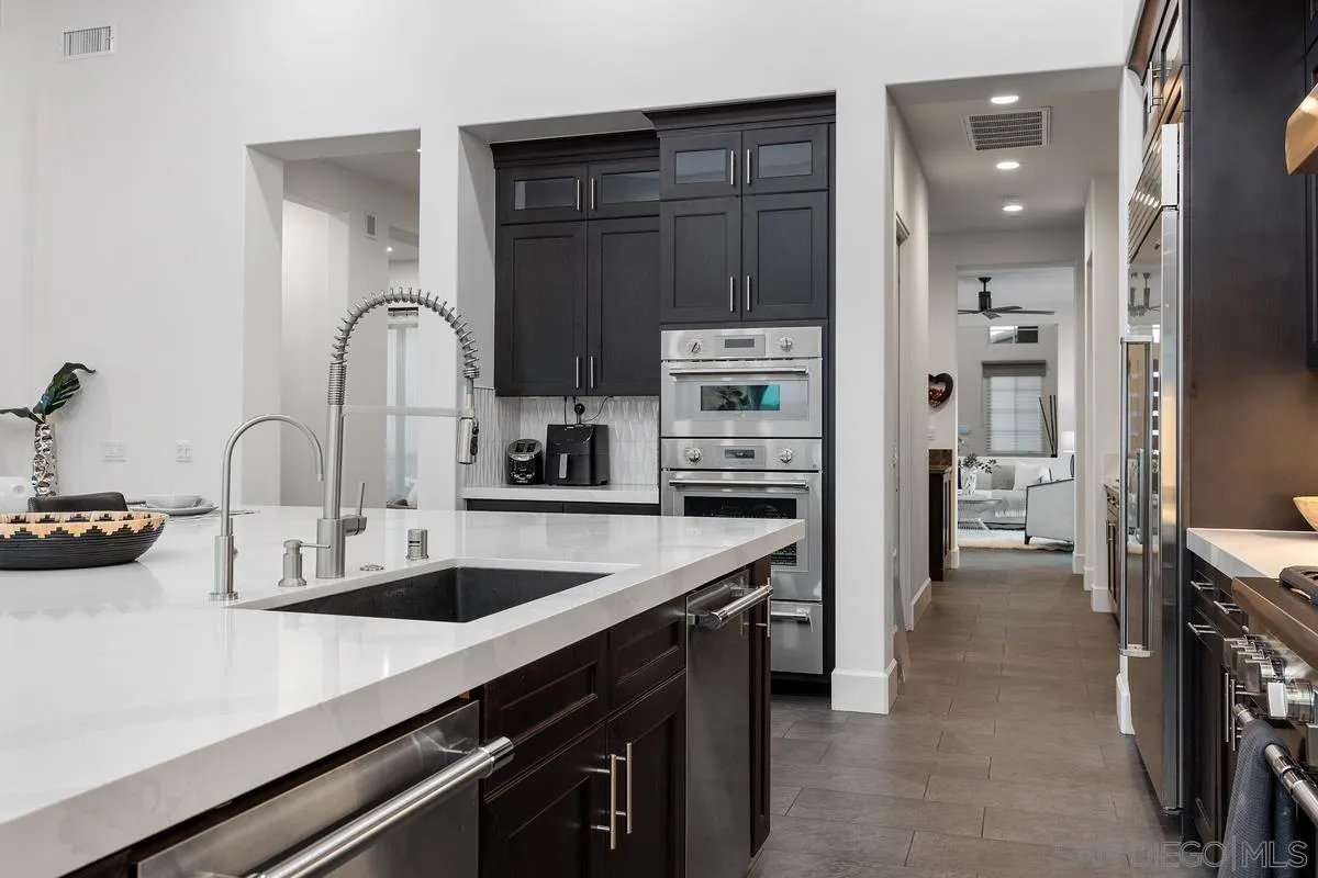 https://cdn.realtyfeed.com/cdn/127/250032012/e4aeae91ef0b641bd04c2fa89fc0ab84.webp