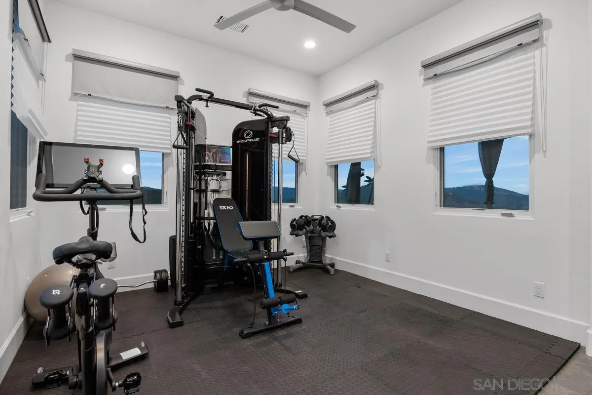 https://cdn.realtyfeed.com/cdn/127/250032012/fcd038f3ff7e5d69b5718a49a326d0ad.webp