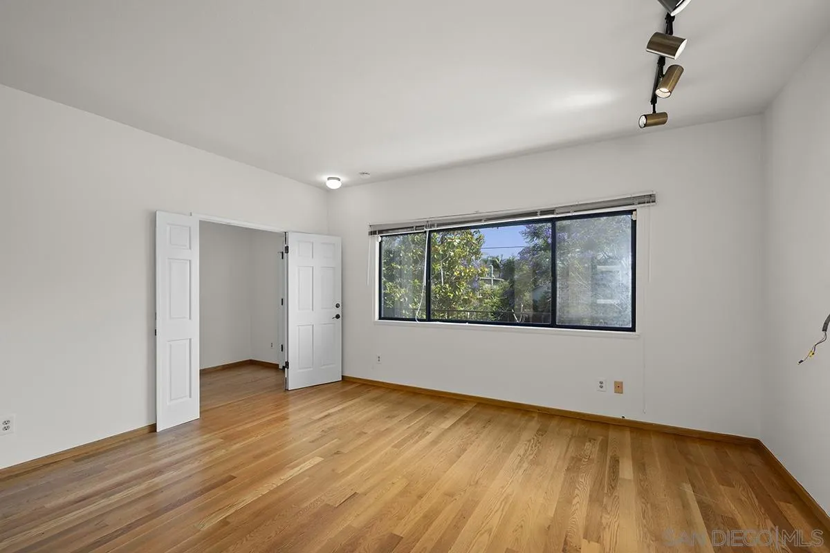 https://cdn.realtyfeed.com/cdn/127/250032013/04e17ea34be303400f6da90fd043eca3.webp
