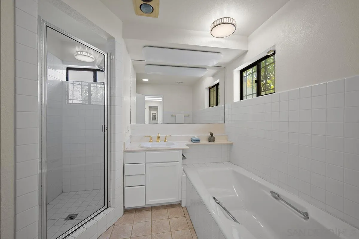 https://cdn.realtyfeed.com/cdn/127/250032013/b036e4fc872a813cbfa4378164d7512d.webp