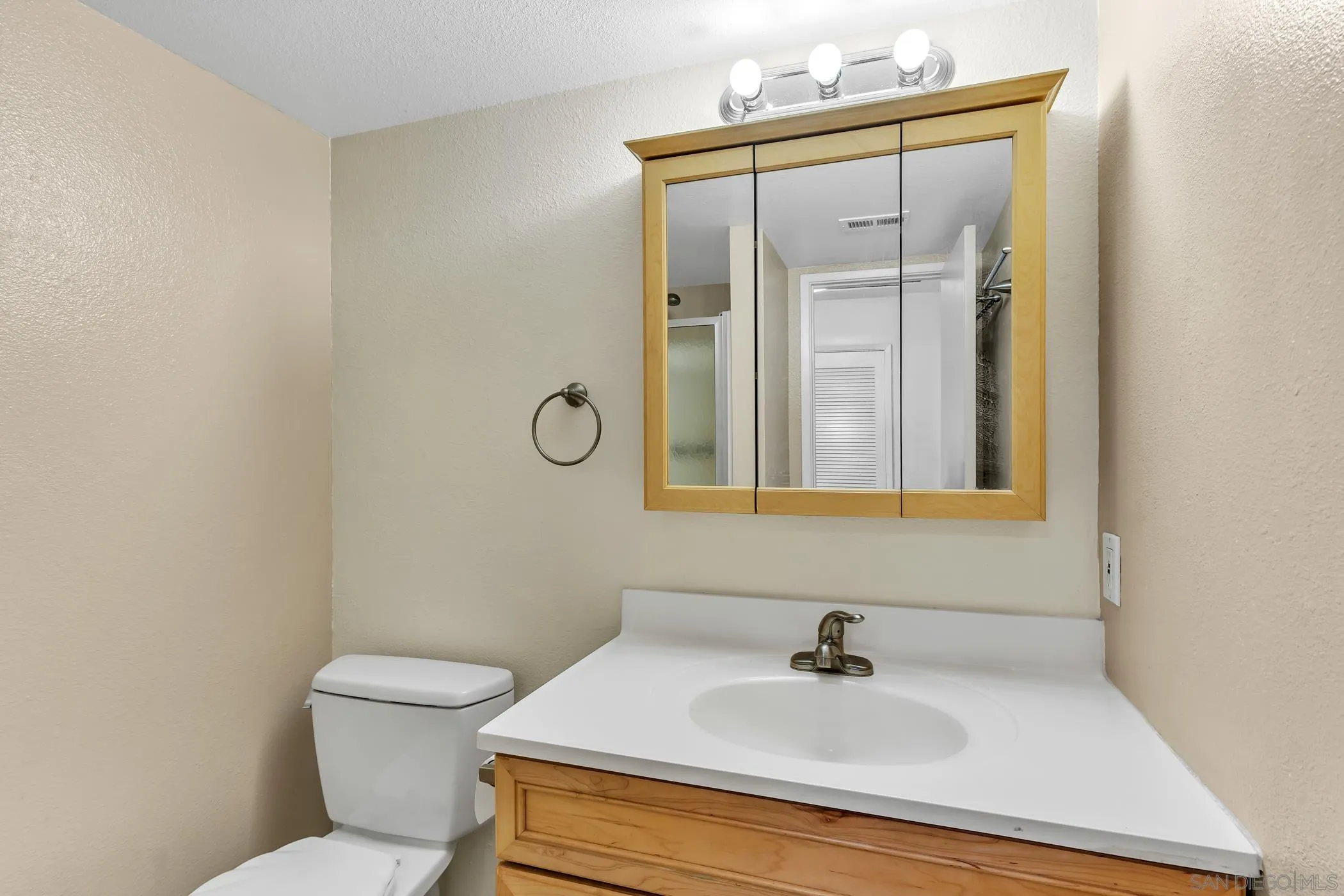 Photo #33: 250032014 Listing: Photo #33